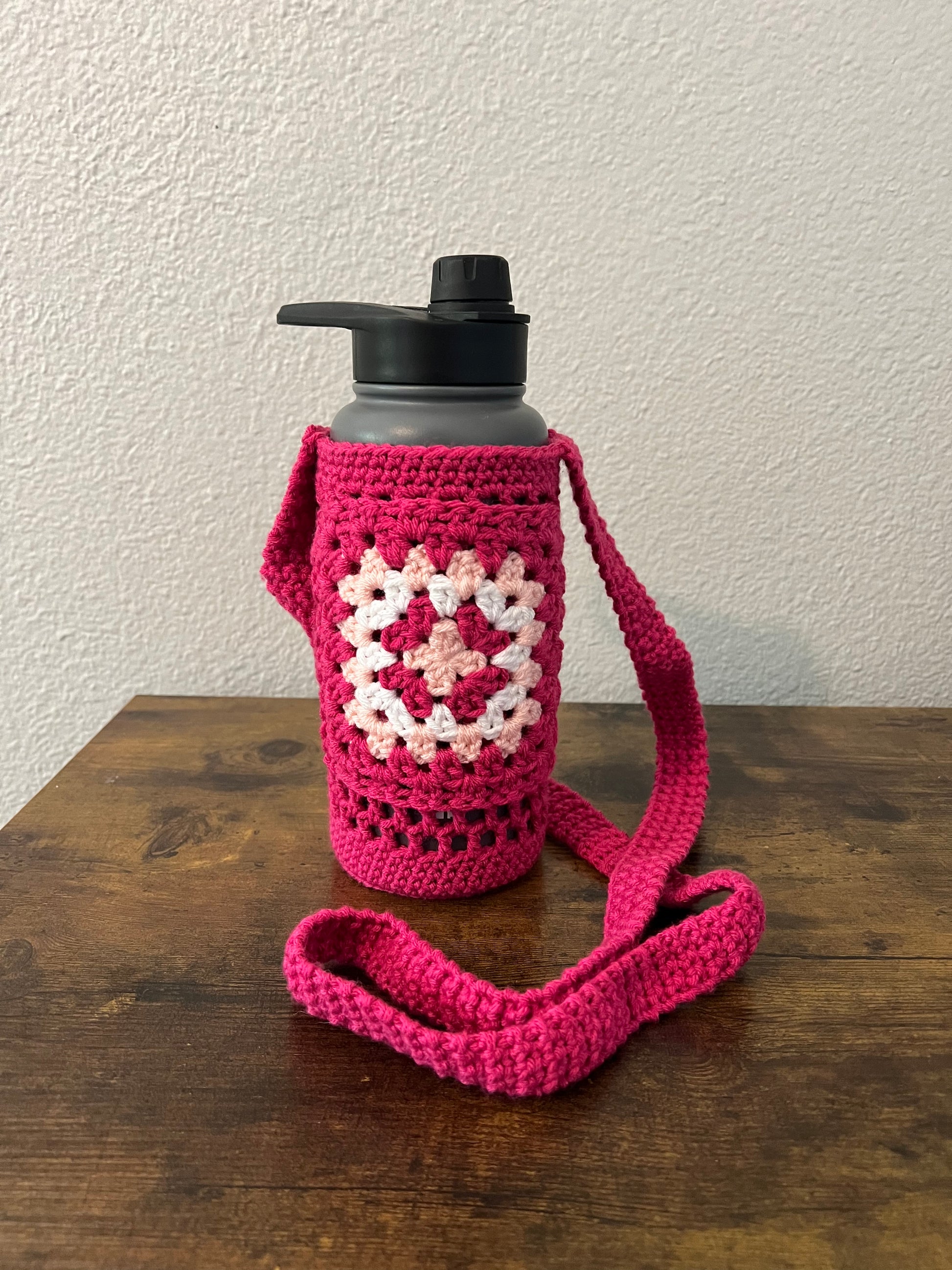 Crochet Water Bottle Holder w/ a Granny Square Pocket – Tiny Knots